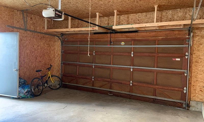 Basement Suite For R...