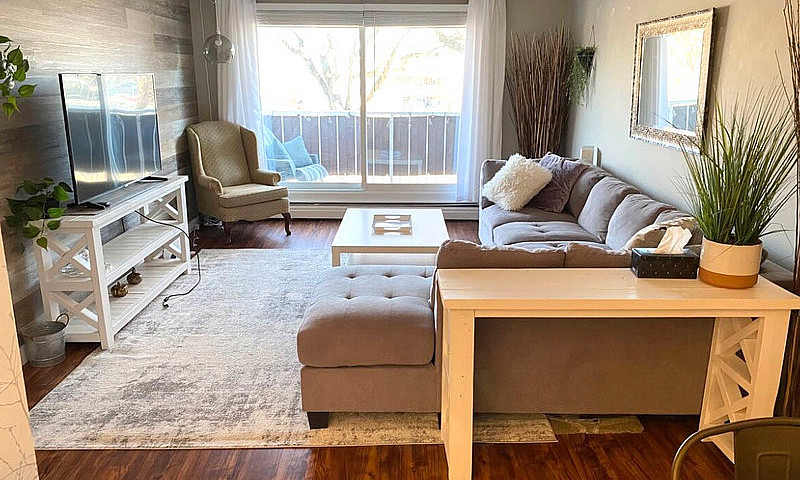 Renovated 2 Bedroom ...
