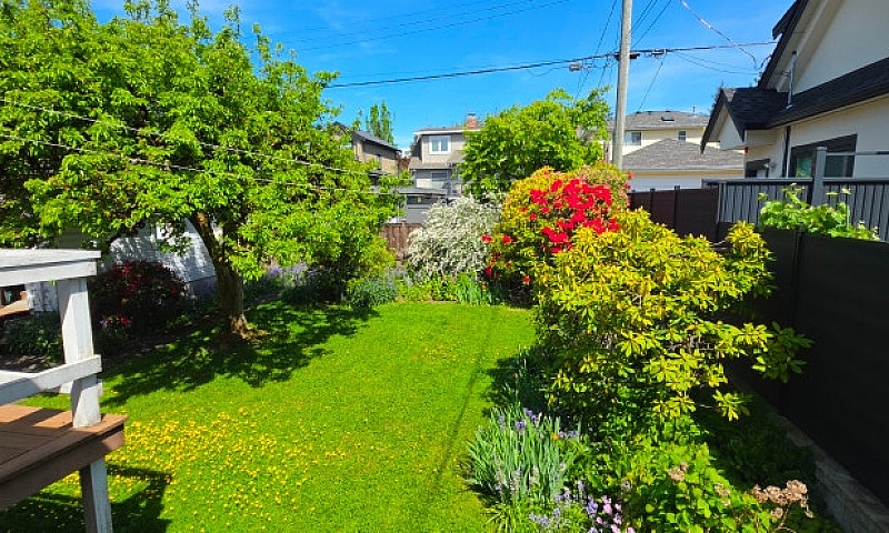 Vancouver // 4Beds +...