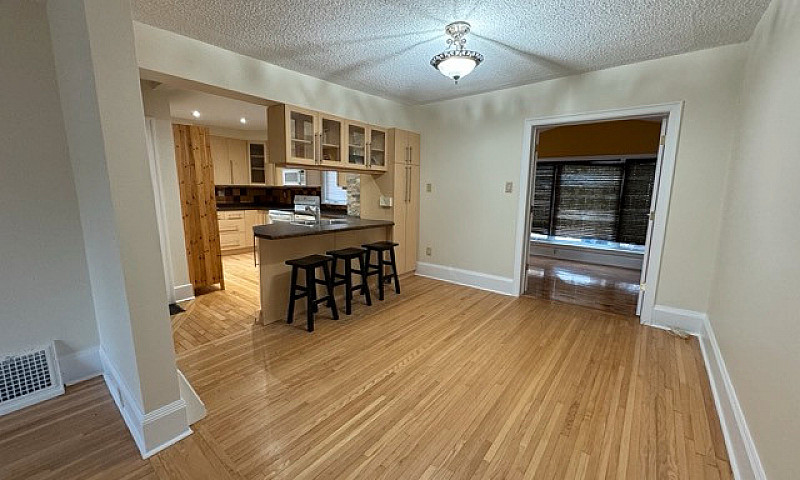 **4.5 Bed 2.5 Bath H...