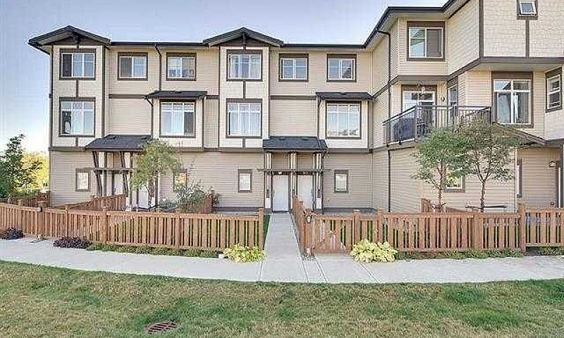 Townhouse For Rent...