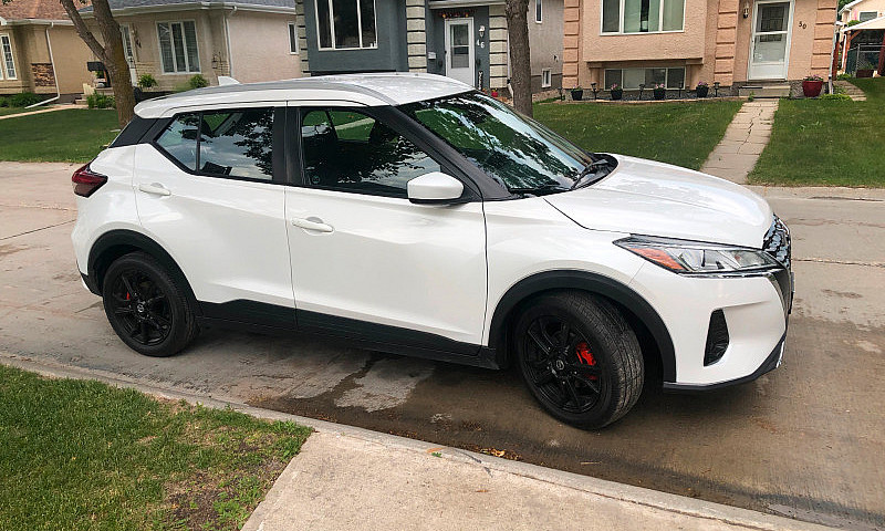 2021 Nissan Kicks Sv...