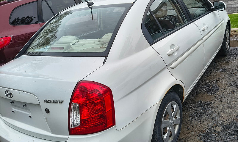 2011 Hyundai Accent ...