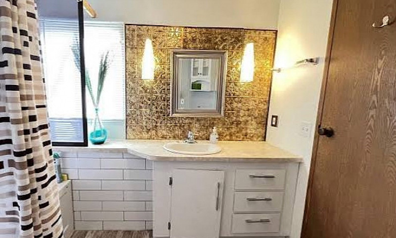 Fully Furnished 3 Be...