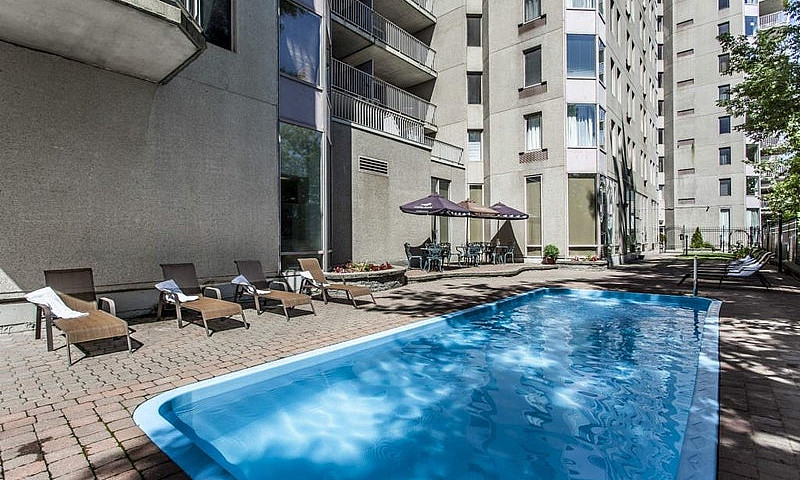 *Gorgeous Condo On T...