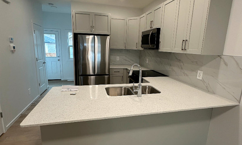 Stunning 3-Bedroom U...
