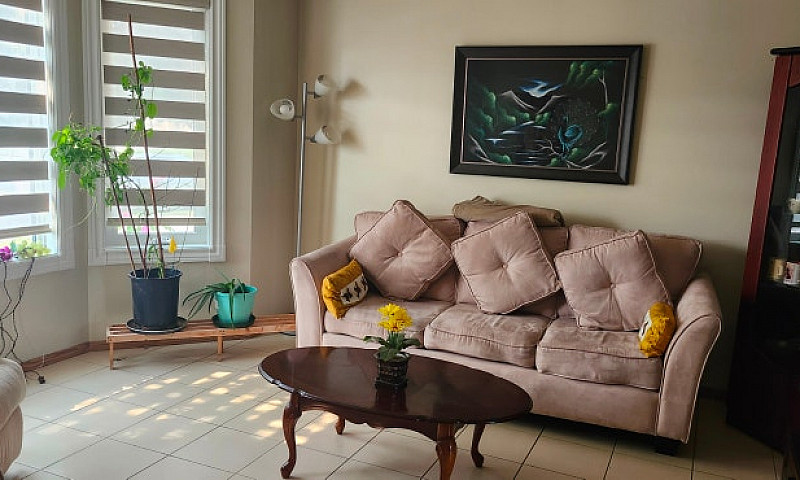 For Sale 3 Beds, 4 W...
