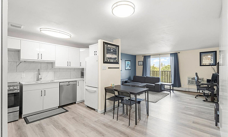 Gorgeous 2-Bedroom S...