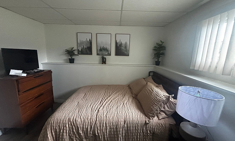 Room For Rent...