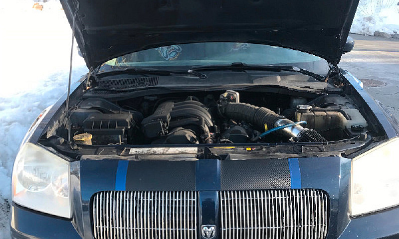 2006 Dodge Magnum V6...