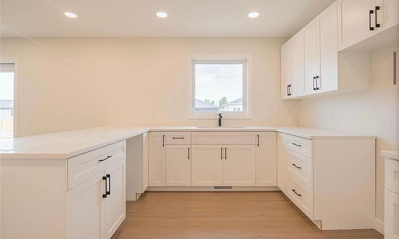 Open House Sun 1-3 J...