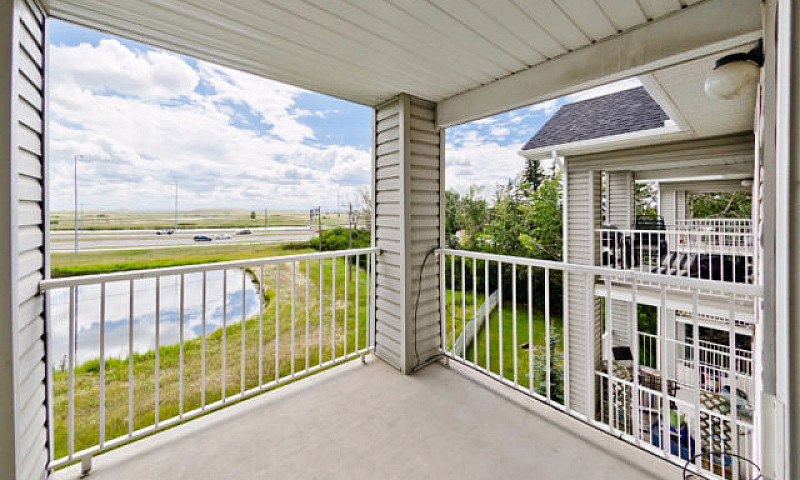 1 Bedroom + Den All ...