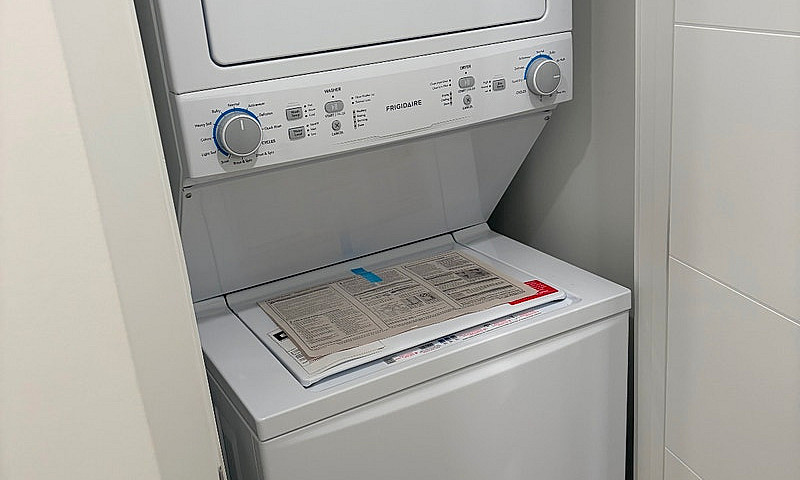 1 Bedroom Basement S...