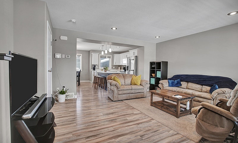 3 Beds 3 Baths House...