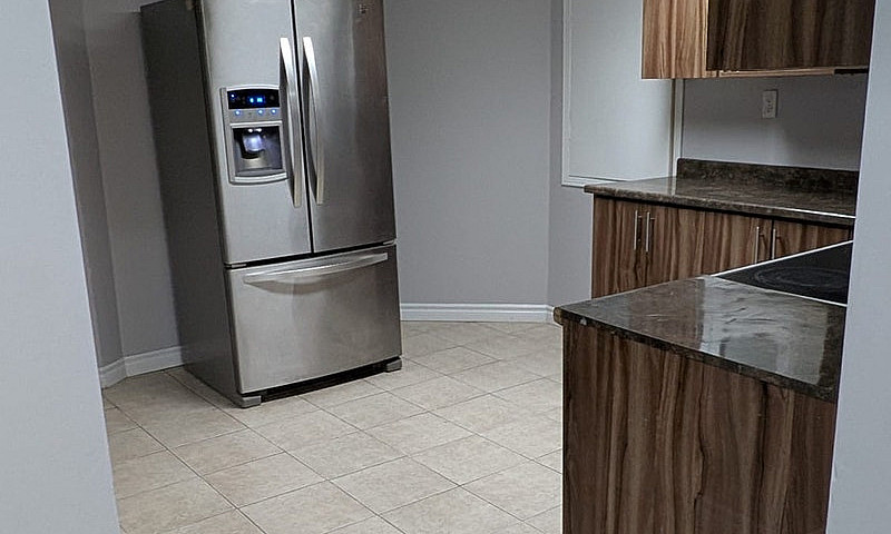 Clean And Spacious B...