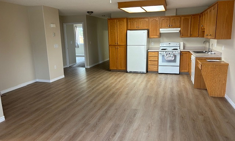 Senior Condo Redwate...