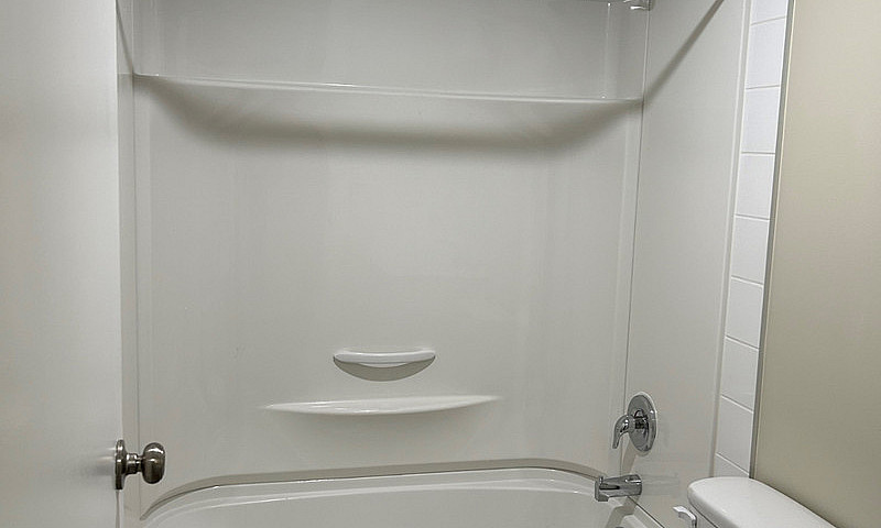 Spacious 2 Bedroom S...