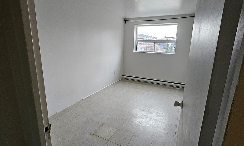 Port Credit Apartmen...