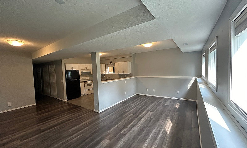 Renovated 2 Bedroom ...