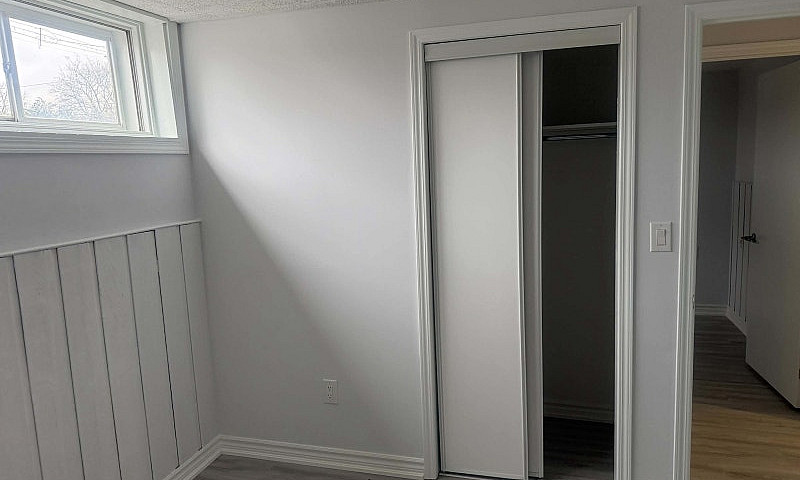 2 Bedroom Basement U...