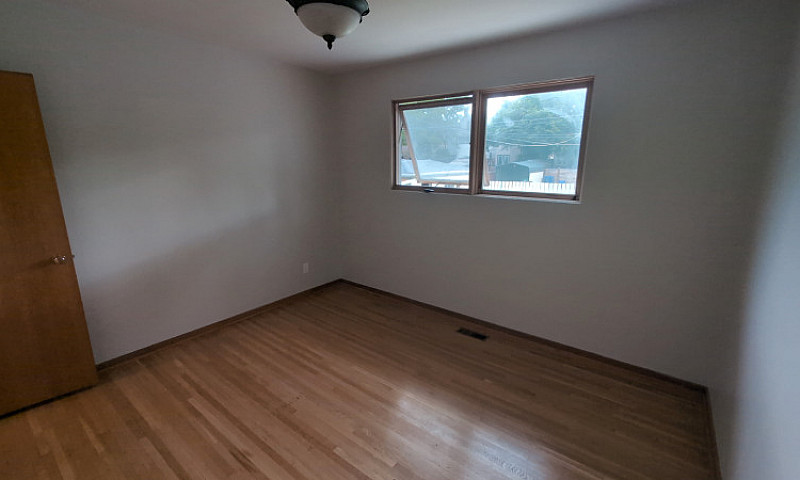 Two Suite House On 6...