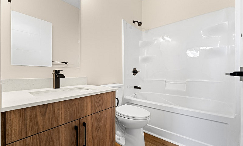 Duplex For Sale In W...
