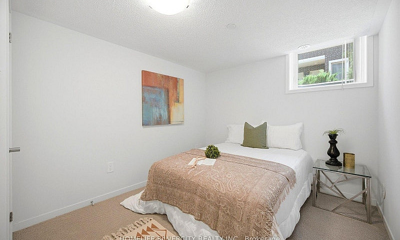 Vaughan End Unit Hom...