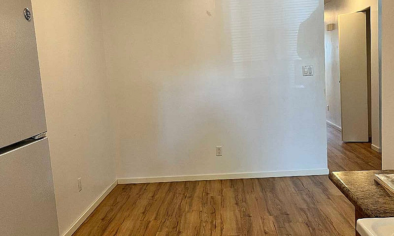 3 Br House (In A Fou...