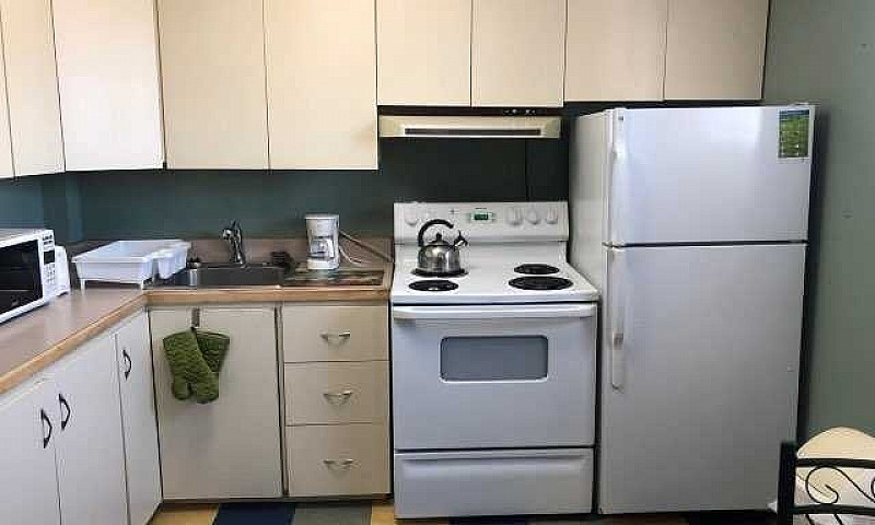 Fully Furnished 2 Bd...