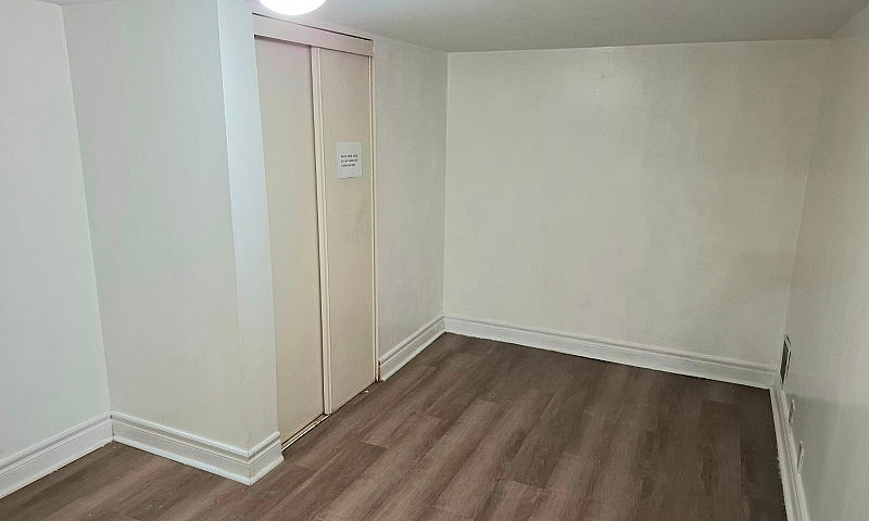 Basement  Unit With ...