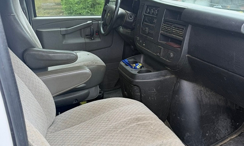 Chevy Express Van 25...