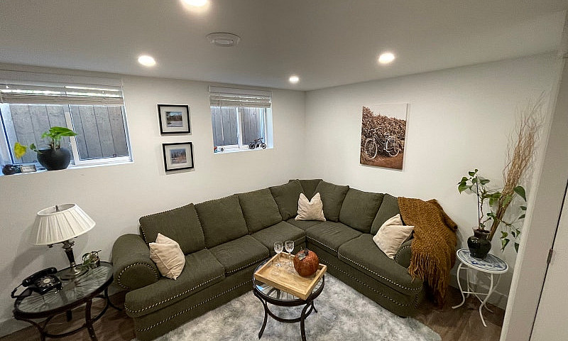 Modern 1-Bdroom Apt ...