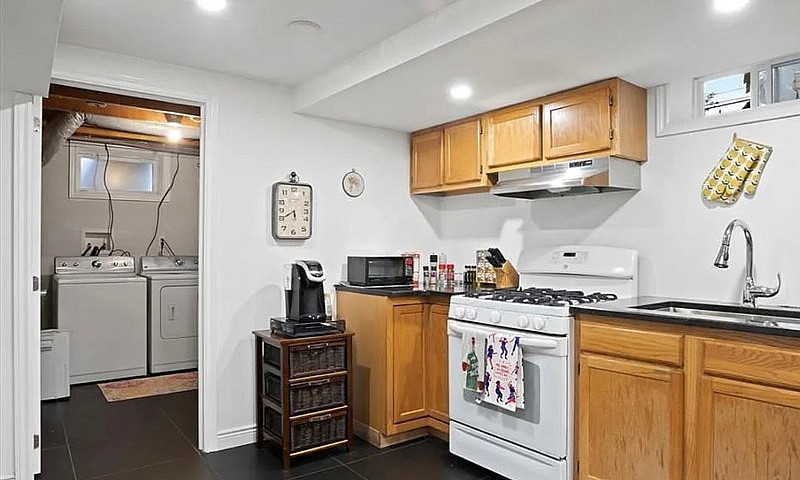 Fully Renovated 2-Be...