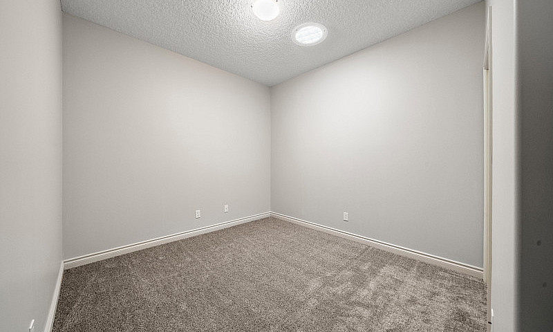 Gorgeous 1 Bed + Den...