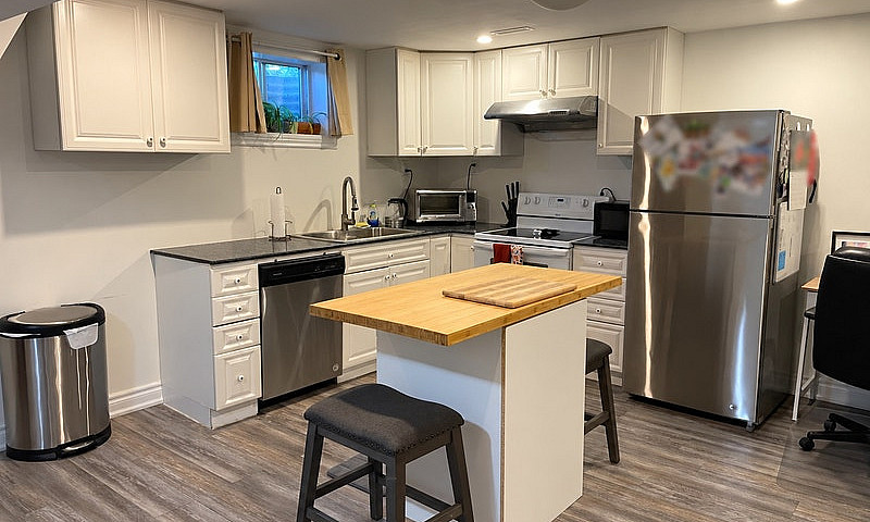 1 Bedroom Basement A...