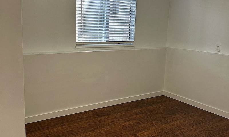 2 Bed, 1 Bath Baseme...