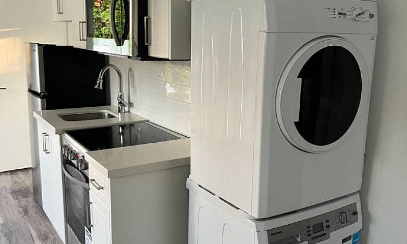 Vancouver, New 2 Bed...