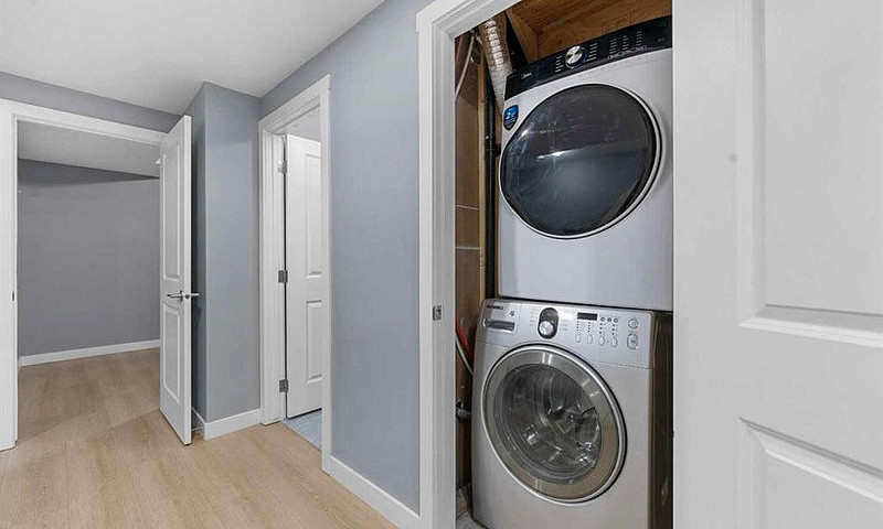 2 Bedroom Basement W...