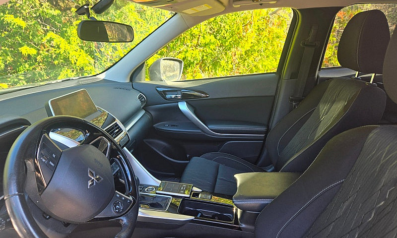 2019 Mitsubishi Ecli...