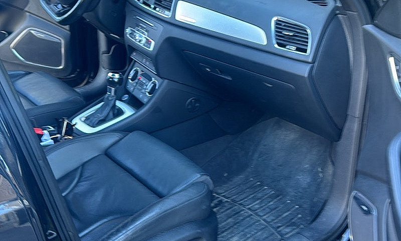 Audi Q3 S-Line Techn...