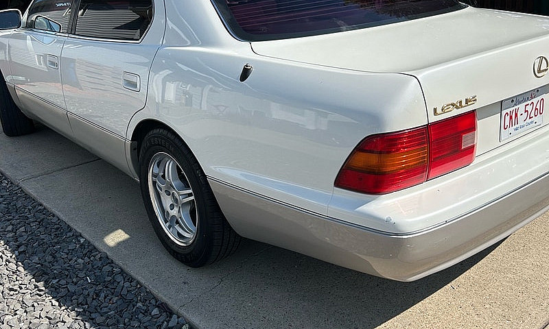Lexus Ls 400...