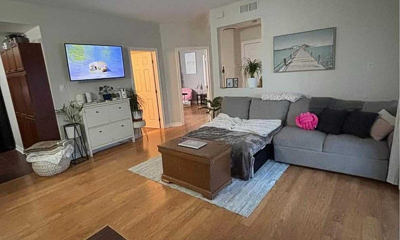 Rare Barrhaven 2 Bed...