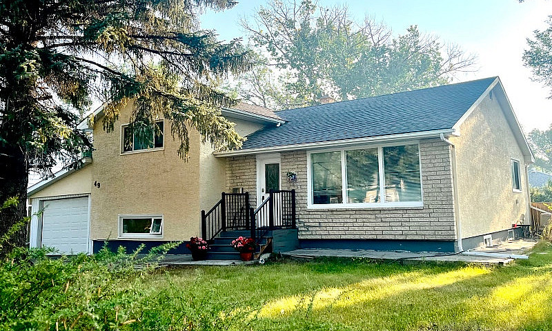 Spacious 5-Bedroom H...