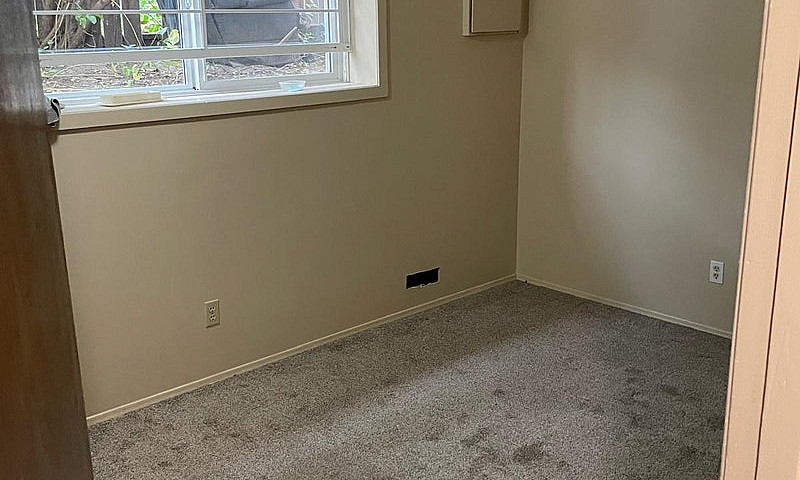 Cozy 2 Bedroom Apart...