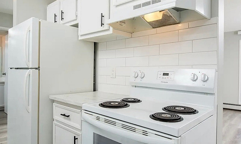 2 Bedroom 1 Bath Apa...