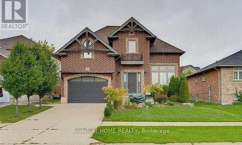 Detached House For S...