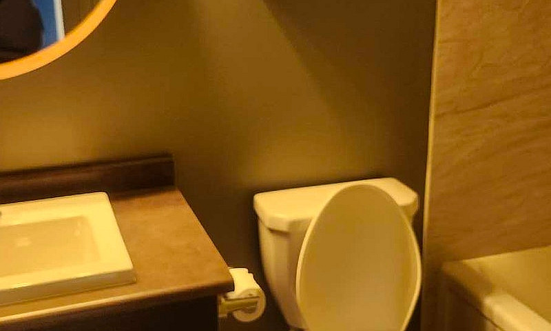 2 Bed Condo Findlay ...