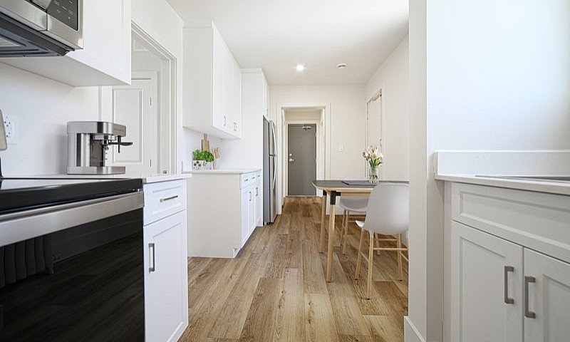 Beautiful 1 Bedroom ...