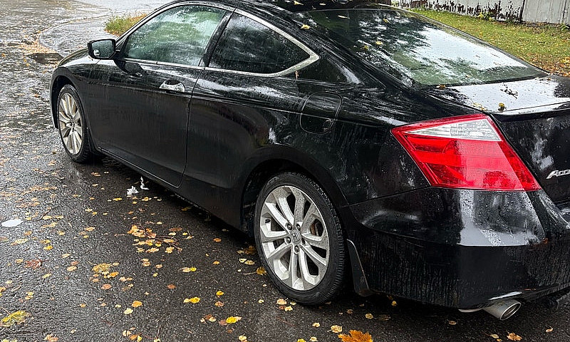 Honda Accord 2010...