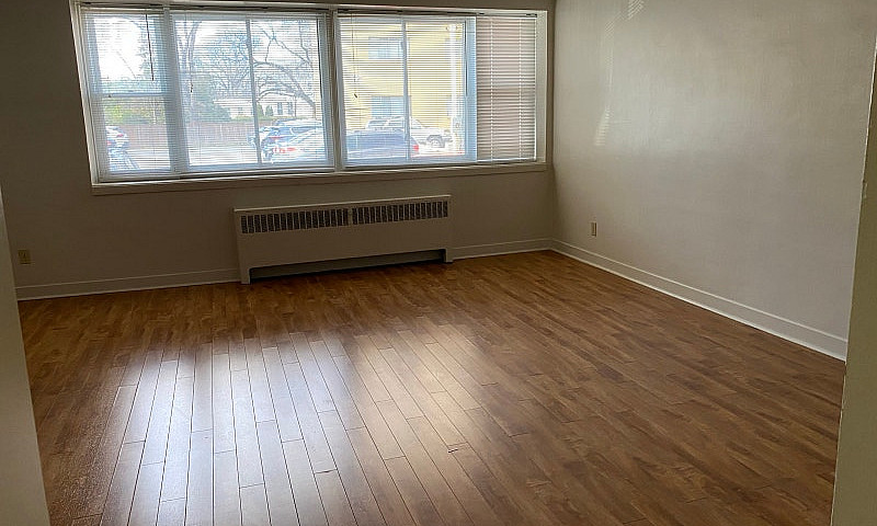 ** Off Broadway ** L...